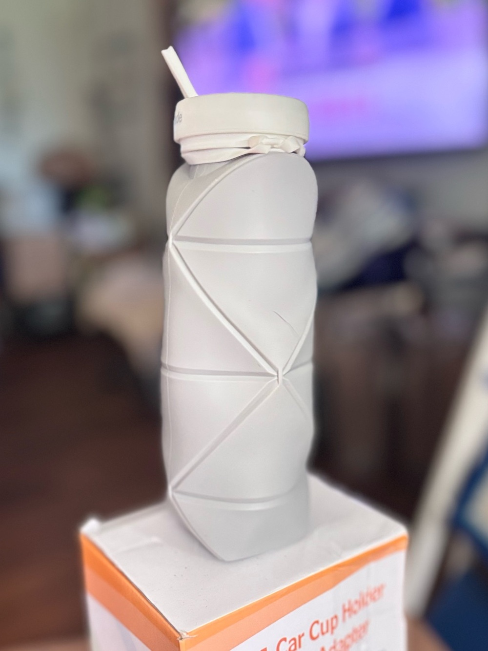 White Geometric Grip Water Bottle with Straw - Unbranded